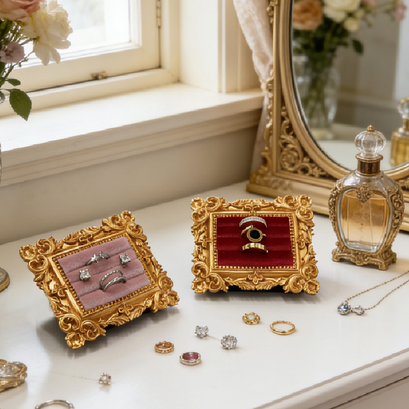 Body Jewelry Websites - Stojak na pierścionki w stylu vintage,