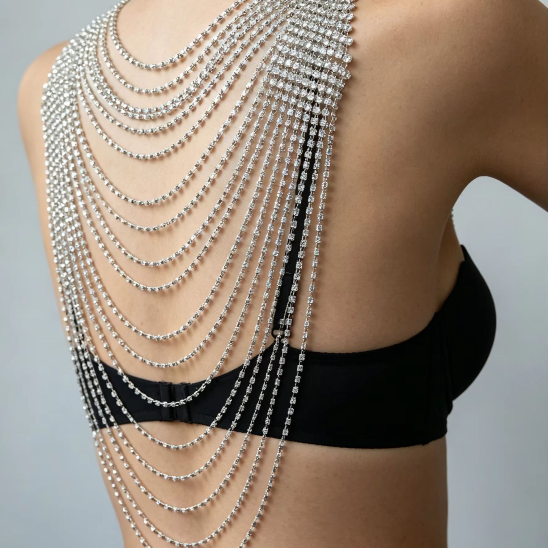 Stylowy, wielowarstwowy łańcus – Body Jewelry Back recenzja i cena